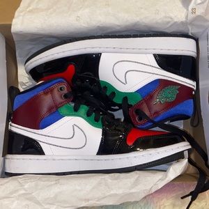 Jordan’s. Size 7.5. Used once. Like new